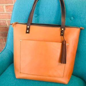 Portland Leather Goods Medium Tote w/Zipper&Tassel